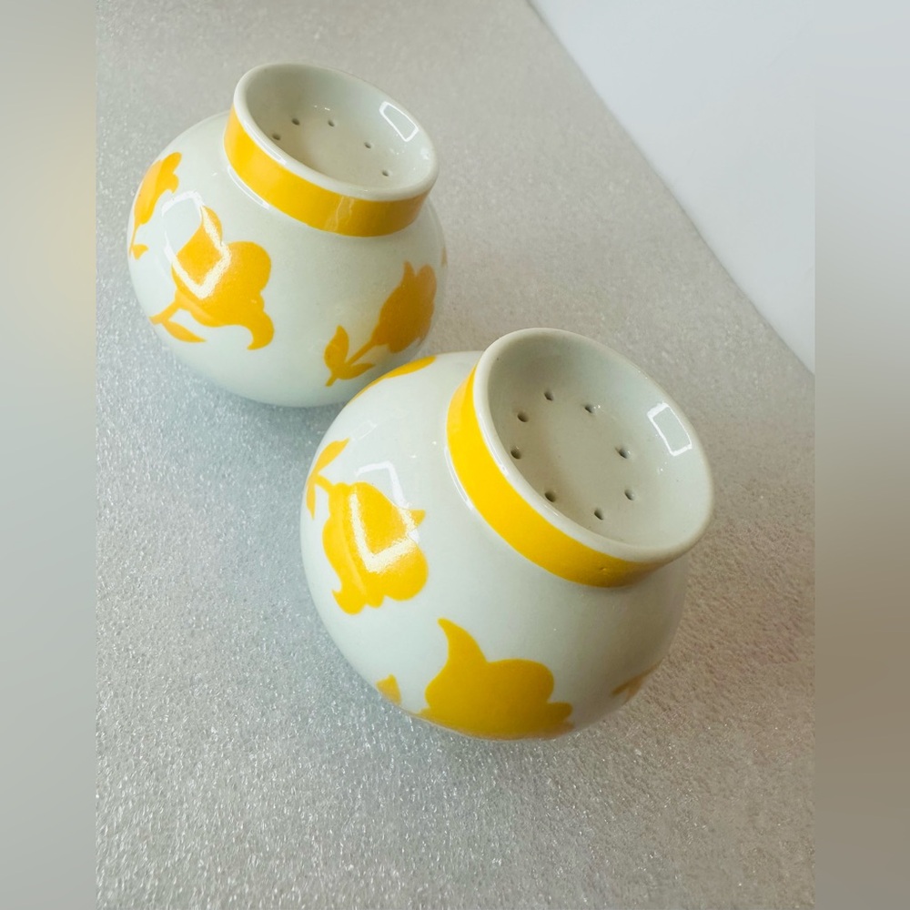 Vintage Hearthstone Block Salt & Pepper Shakers Set Yellow Floral